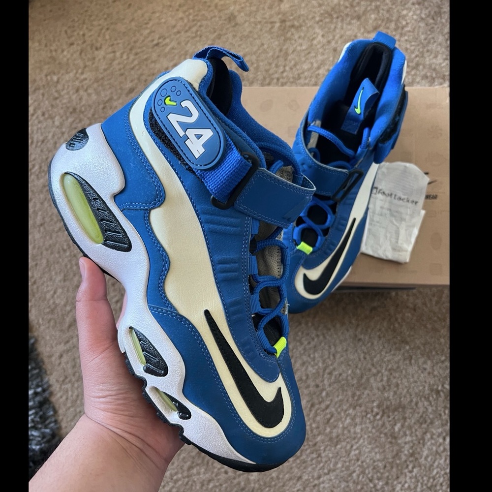 Air Max Griffey 1 2011 size 6.5y (comes with receipt for proof of authenticity)